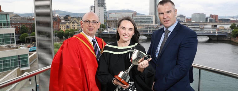 Law firm sponsors librarianship excellence award