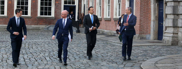 Pubs to stay shut as COVID-19 numbers climb