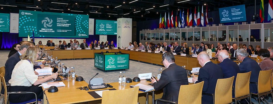EU fills legal cap on child-abuse material