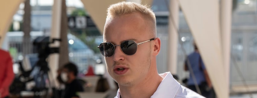 Former F1 driver wins sanctions challenge