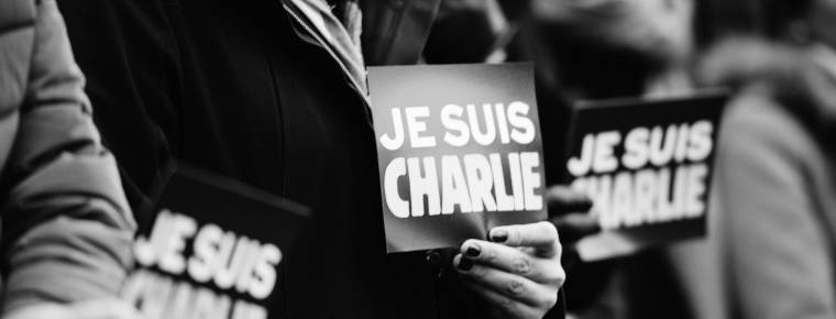 Charlie Hebdo republishes controversial Mohammed images