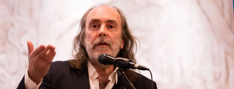 ‘Disappointed and appalled’ – Courts Service statement as large crowd gathers at High Court