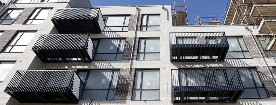 Home completions hit first-quarter record