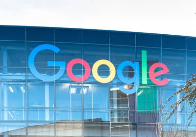 EU to examine Google policy on news outlets