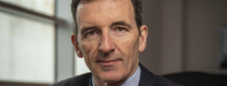 Online commercial property showroom syncs with virtual law service