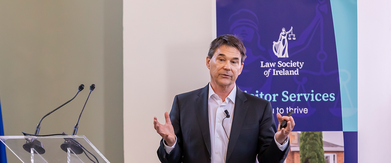 Bjarne Philip Tellmann speaking at the Presidents' Hall